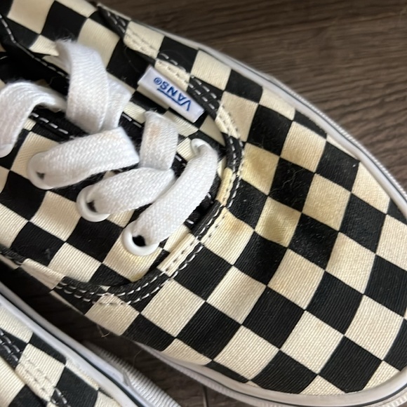 Checkard vans - Picture 2 of 2